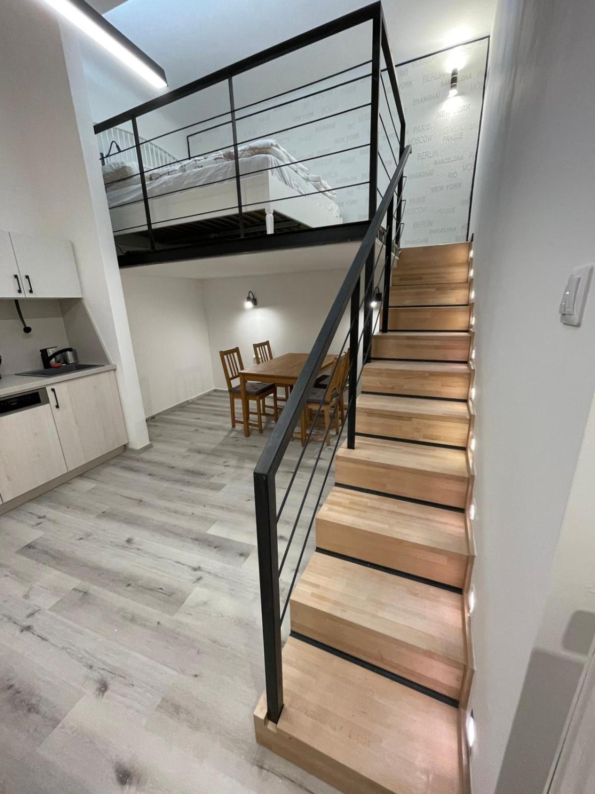 Szekely Apartment Near Deak Ferenc Square With Free Parking In Garage Boedapest Buitenkant foto