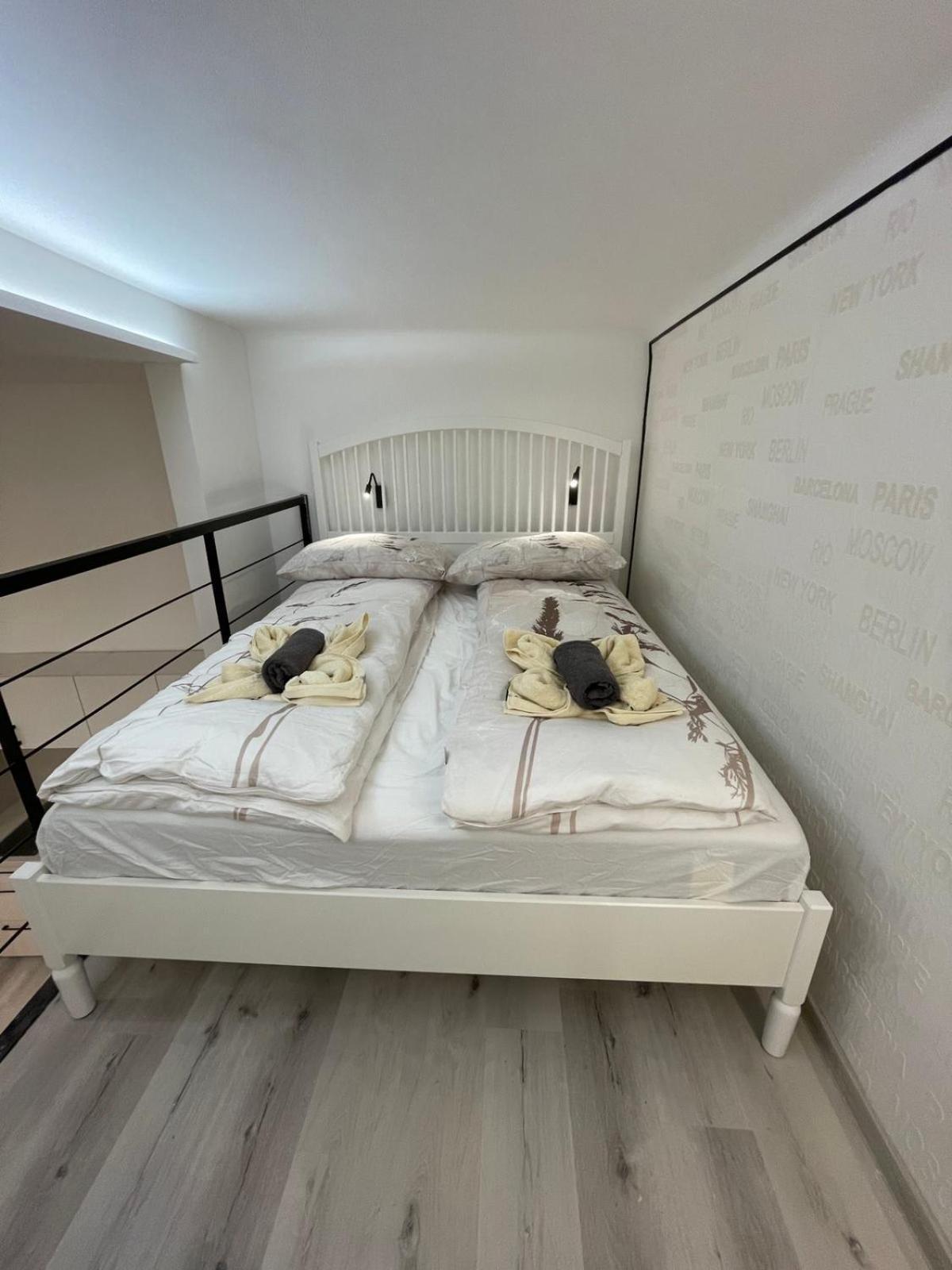 Szekely Apartment Near Deak Ferenc Square With Free Parking In Garage Boedapest Buitenkant foto